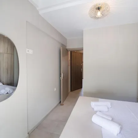 Appartamento Bianco Stylish Maisonette Nikiana