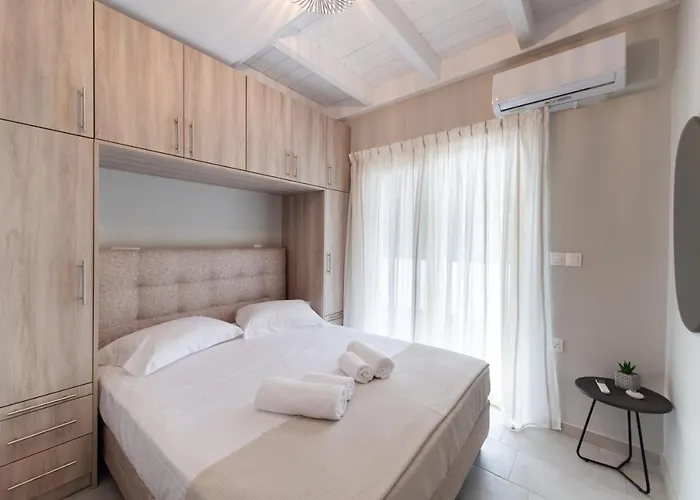 Bianco Stylish Maisonette Apartament Nikiana