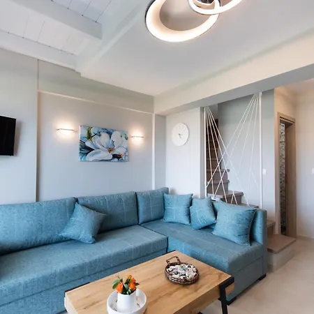 Bianco Stylish Maisonette Lejlighed