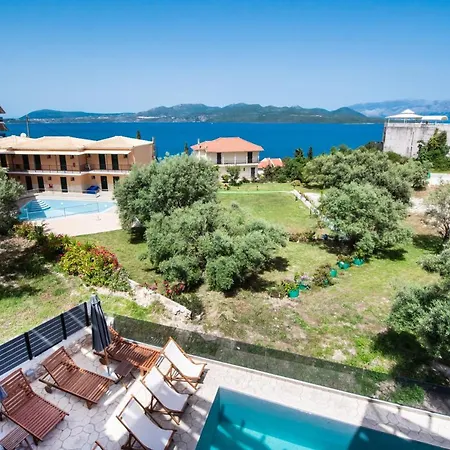 Bianco Stylish Maisonette Nikiana